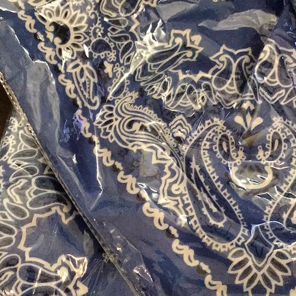 Olive pique Royal silky handkerchief - Picture 4 of 4